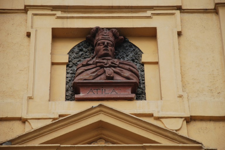 Atilla - Esterházy kastély