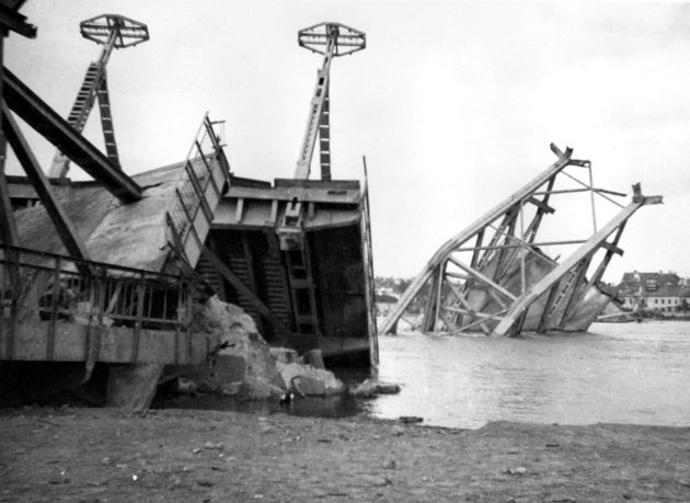 híd roncsai a Délvidék magyar megszállásakor