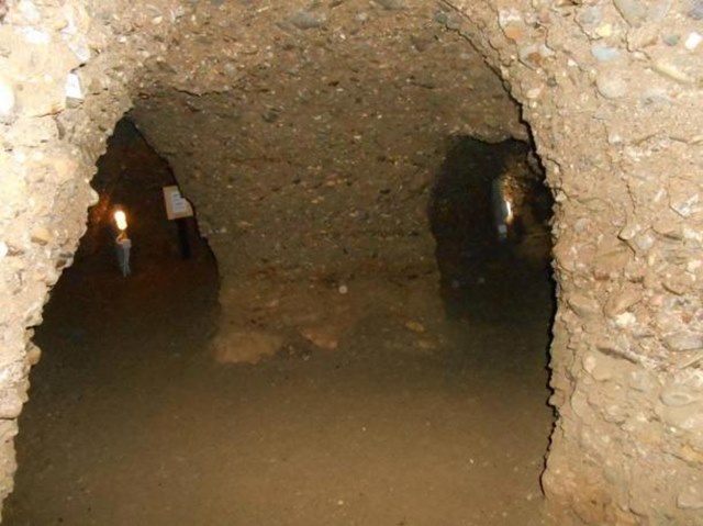 Ravne alagút