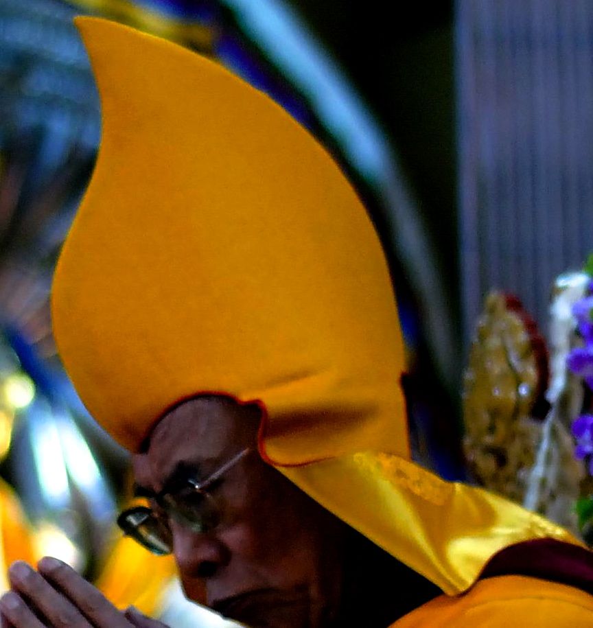 11. Dalai láma szkíta süvegben