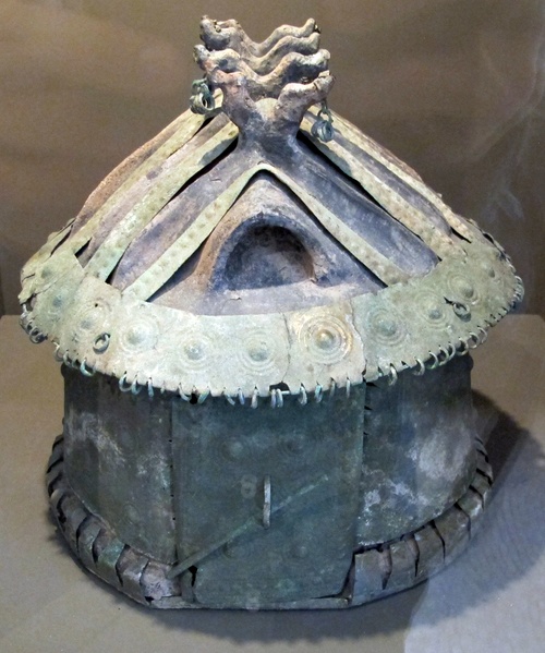 Kerek sátrat formázó etruszk ház-modell 